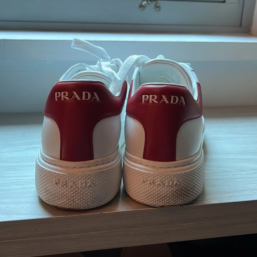 Prada white sneaker with red trim - Picture 3 of 5